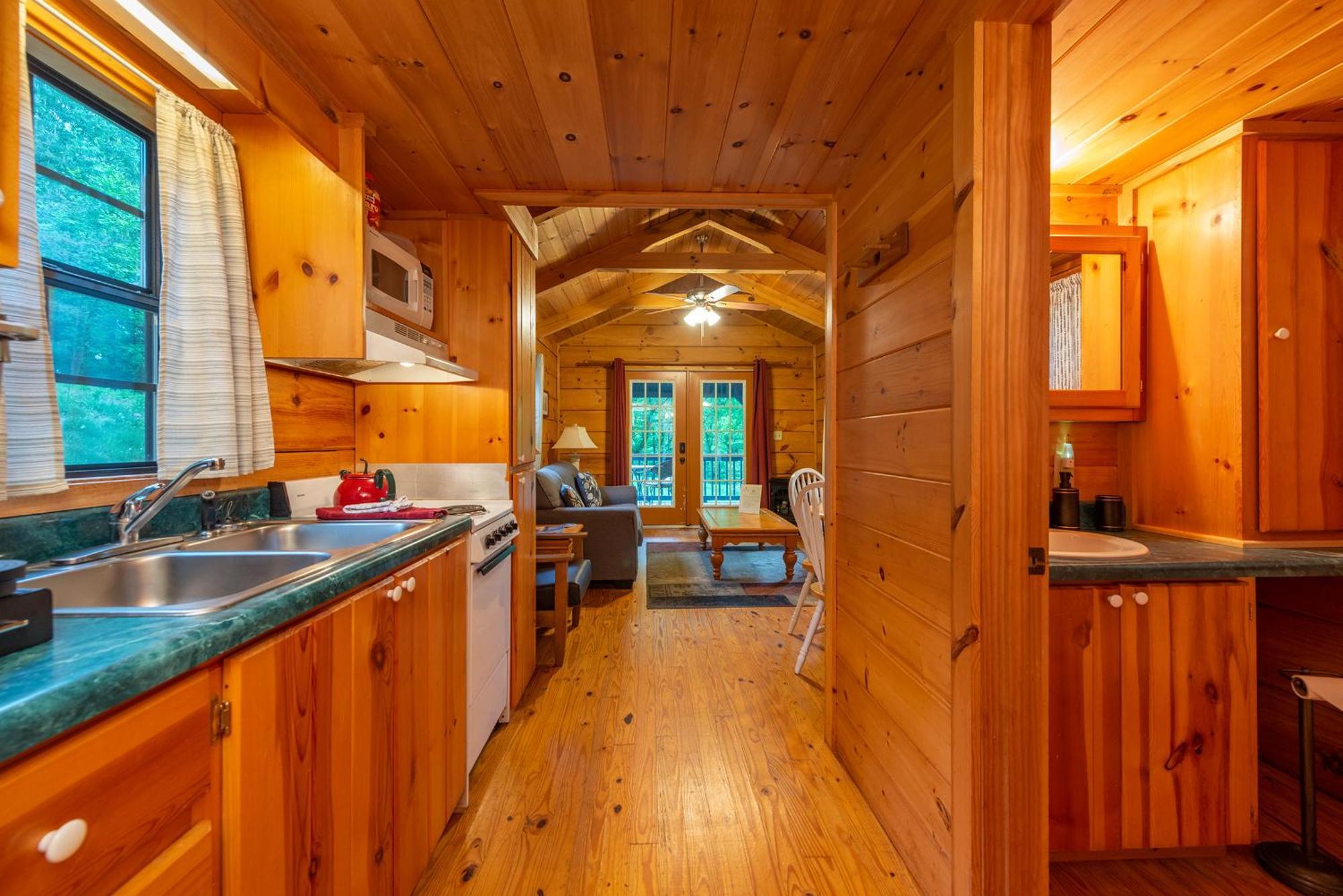 Engadine Inn And Cabins Candler Exterior foto